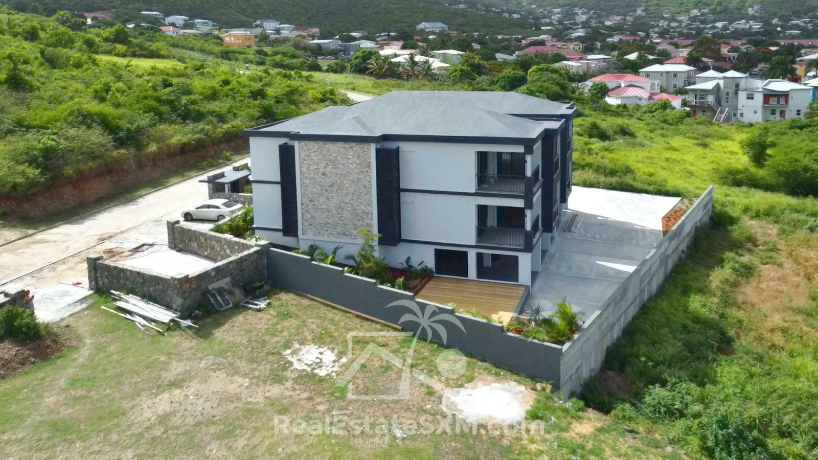 Investment Building for Sale SXM. Gated Community. Beautiful View. Generator and Cistern. Garage.