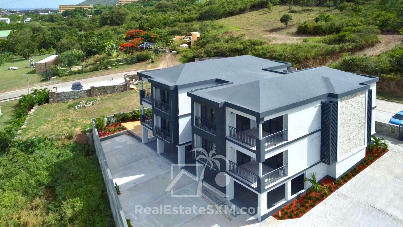 Investment Building for Sale SXM. Gated Community. Beautiful View. Generator and Cistern. Garage.
