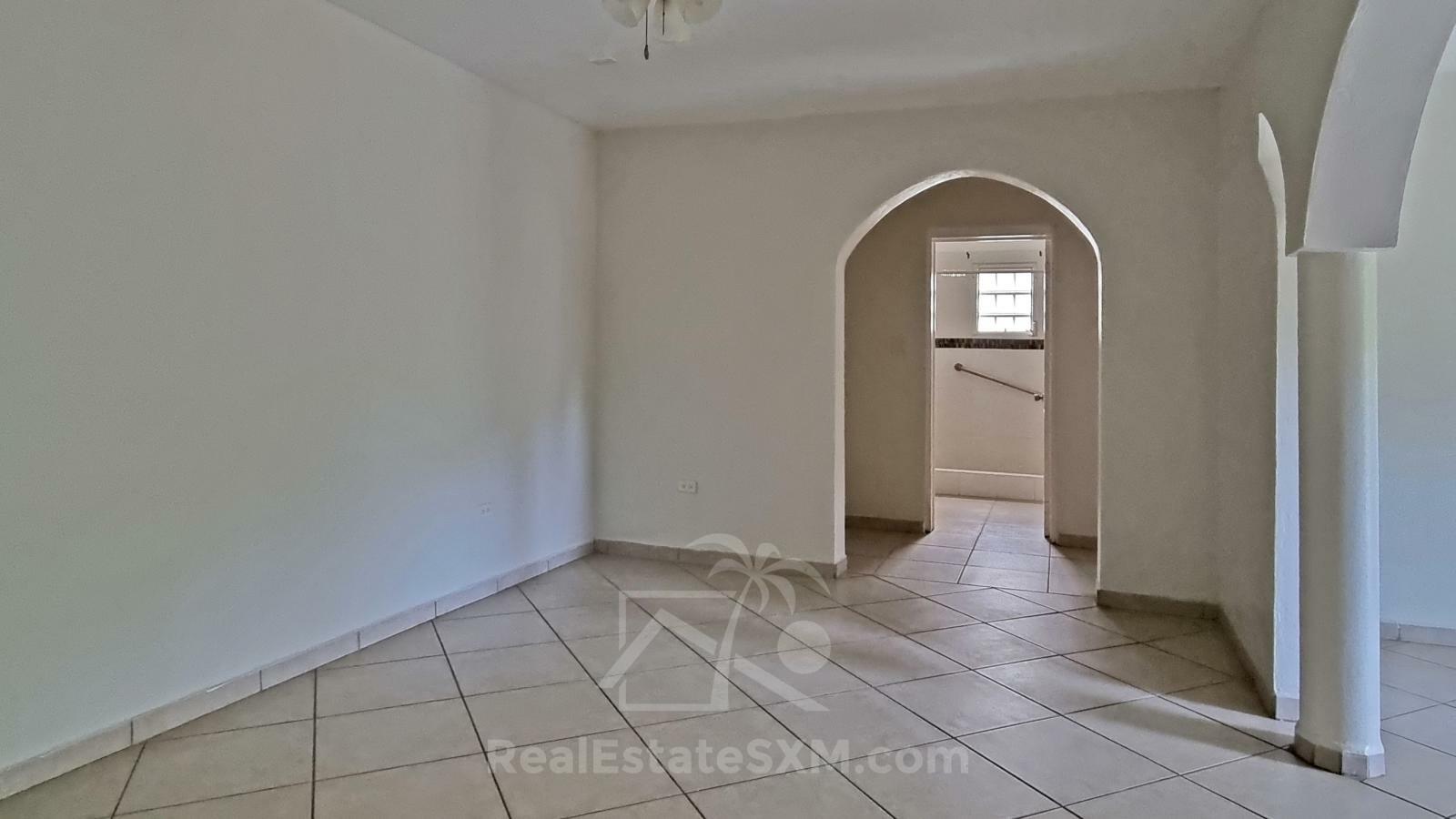 1BR Apartment in Cole Bay – Private Parking, Pet-Friendly, Flexible Furnishing Option