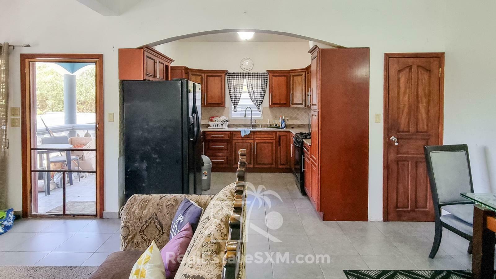House for sale in St Maarten, Diamond Hill. Very spacious! Peaceful. Water view. 2 apartments
