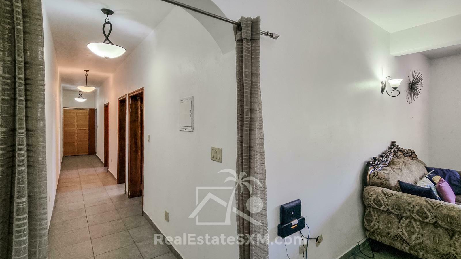 House for sale in St Maarten, Diamond Hill. Very spacious! Peaceful. Water view. 2 apartments