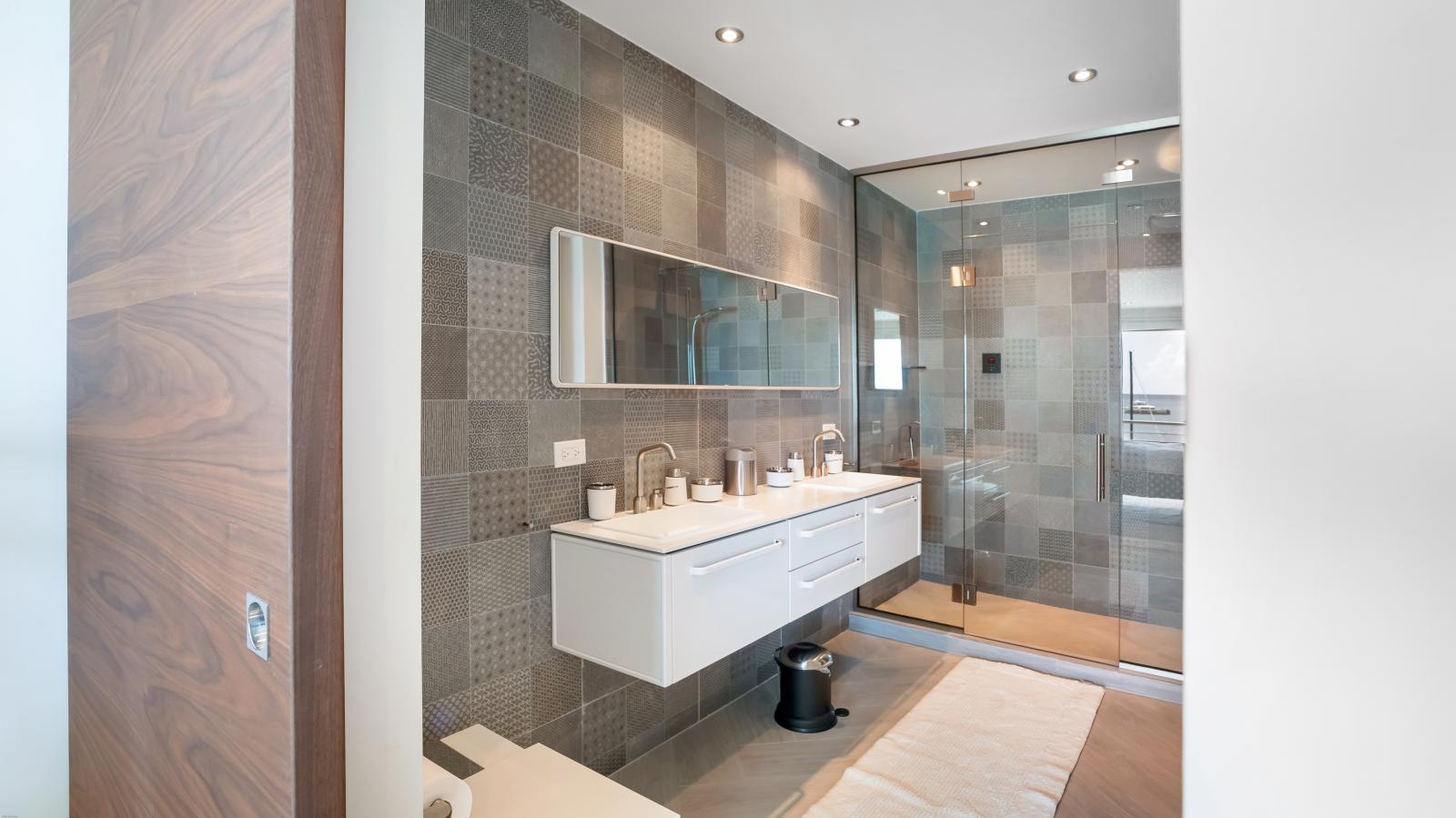 Luxury Modern Beachfront Condo in St Maarten, Simpson Bay Beach Aqualina. Caribbean Sea Sunsets view