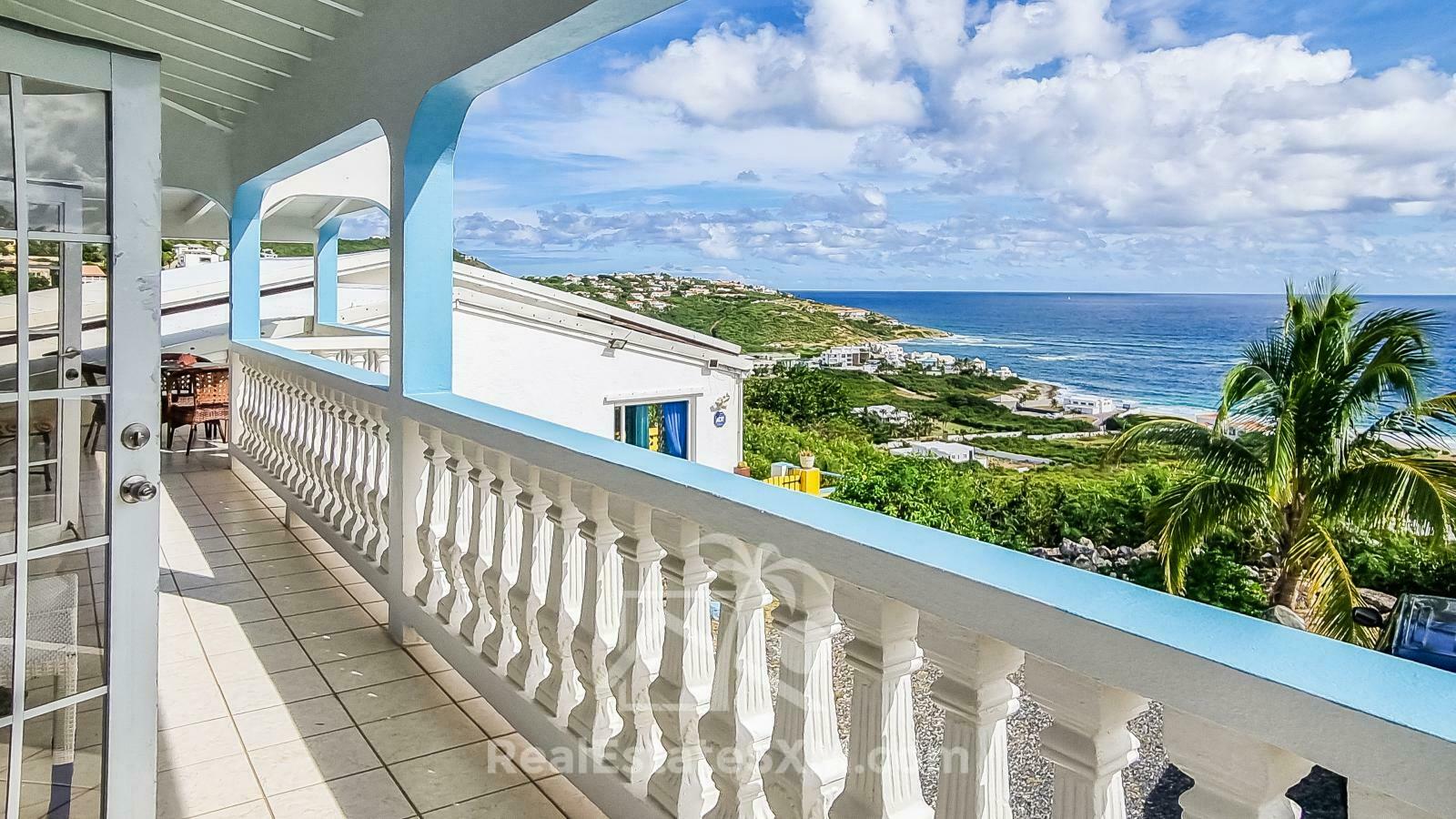 RENT Standalone Townhouse in Guana Bay, Sint Maarten. Peaceful living. Ocean view. Garage. Generator