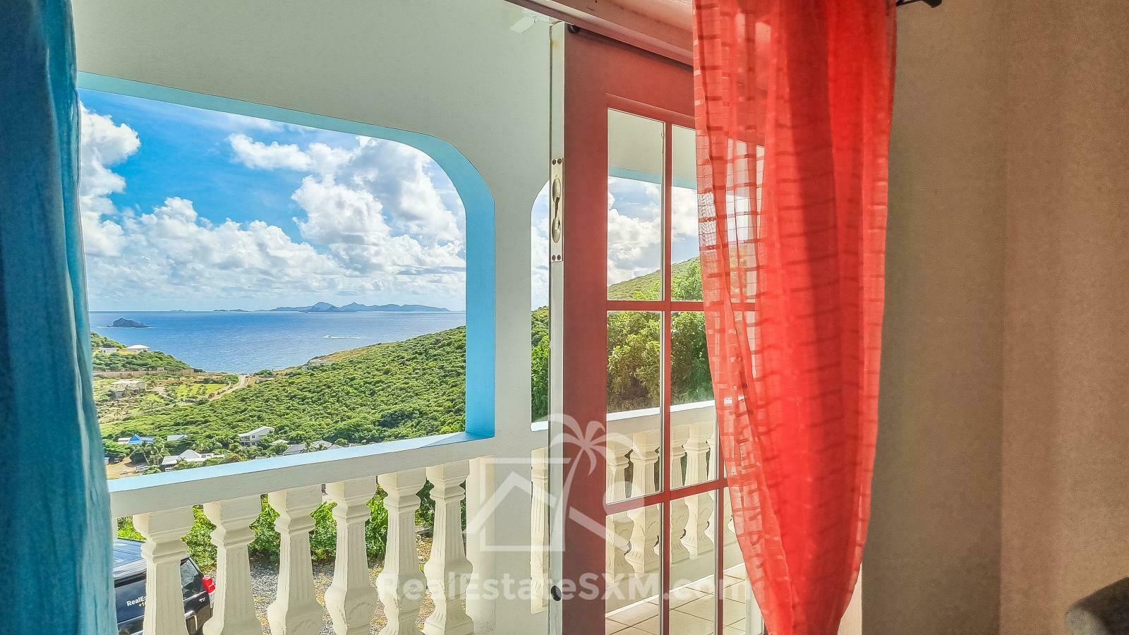 RENT Standalone Townhouse in Guana Bay, Sint Maarten. Peaceful living. Ocean view. Garage. Generator