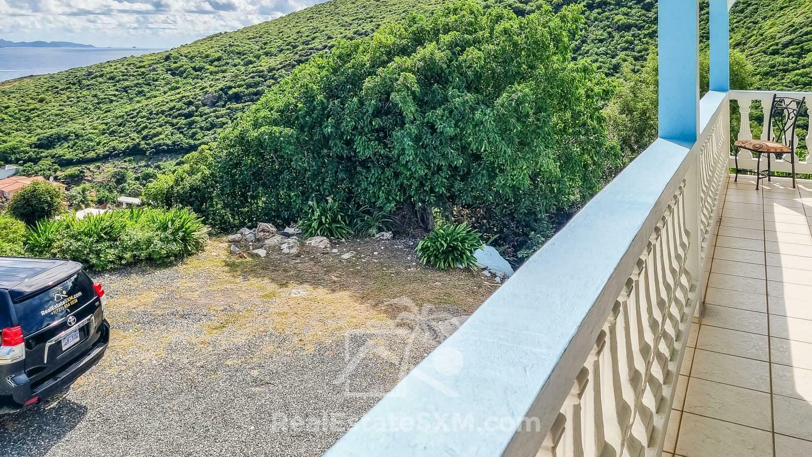 RENT Standalone Townhouse in Guana Bay, Sint Maarten. Peaceful living. Ocean view. Garage. Generator