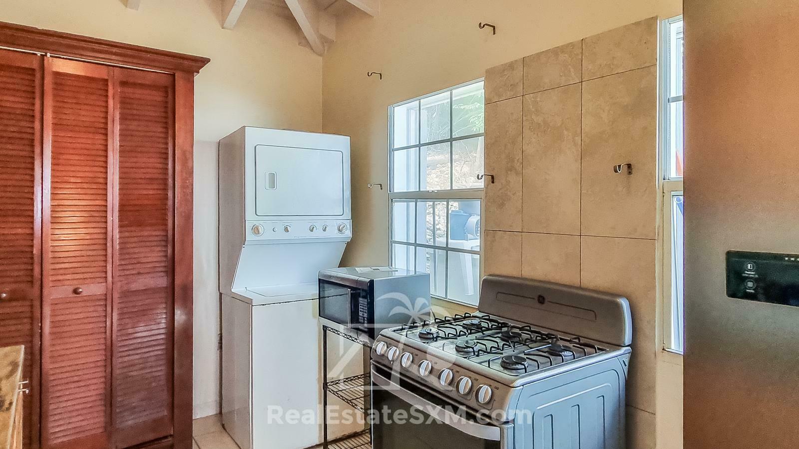 RENT Standalone Townhouse in Guana Bay, Sint Maarten. Peaceful living. Ocean view. Garage. Generator