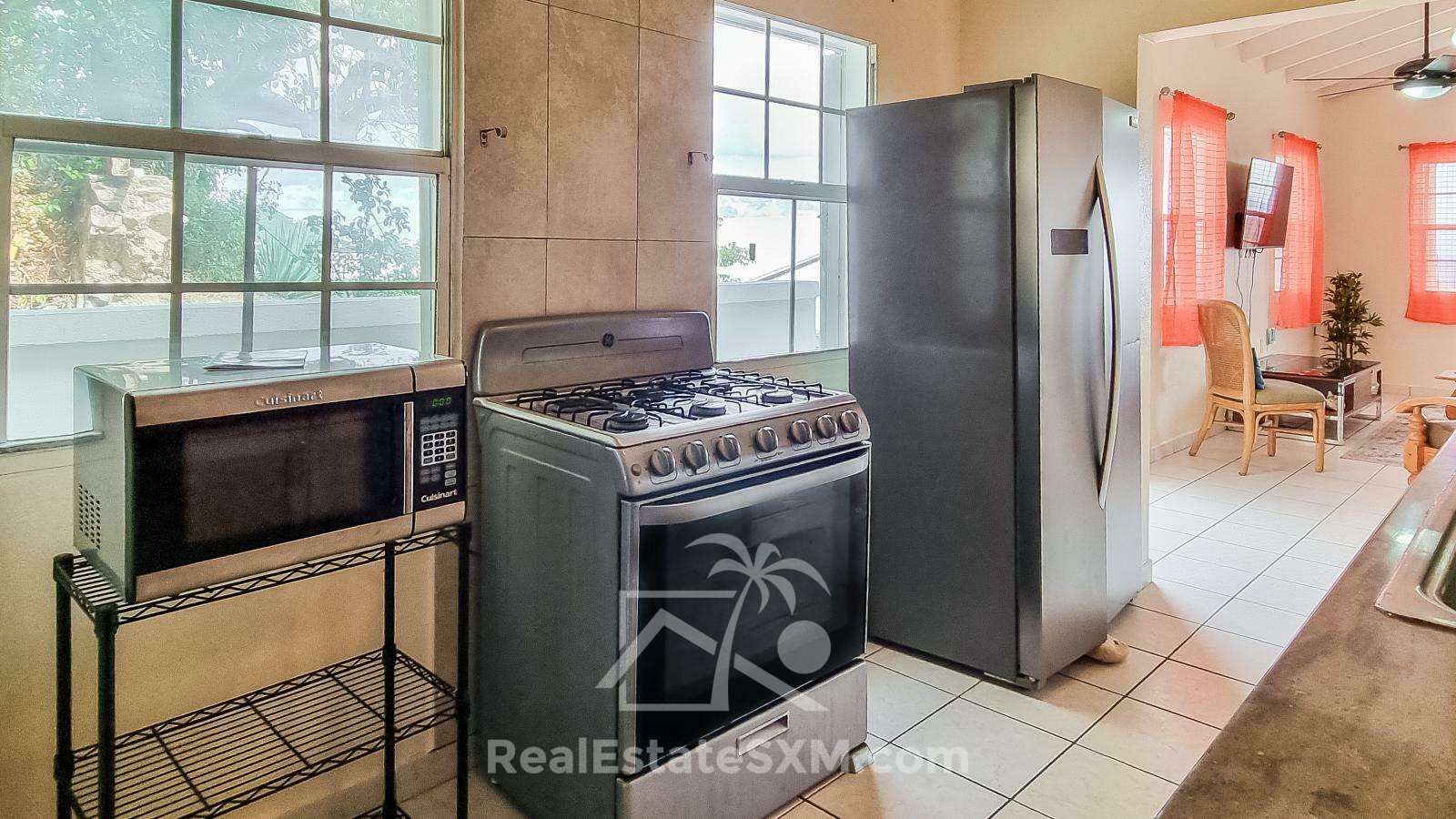 RENT Standalone Townhouse in Guana Bay, Sint Maarten. Peaceful living. Ocean view. Garage. Generator