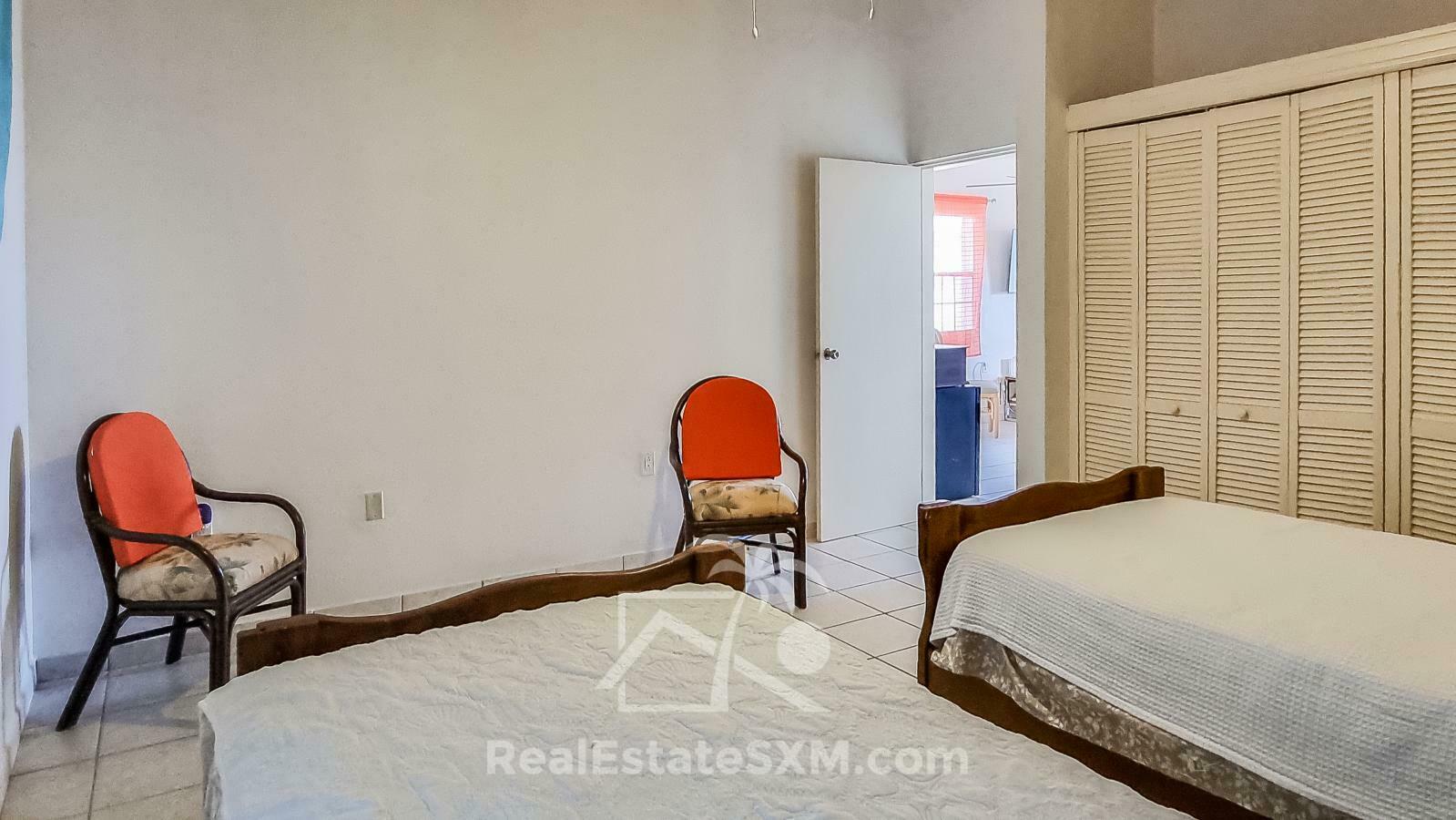 RENT Standalone Townhouse in Guana Bay, Sint Maarten. Peaceful living. Ocean view. Garage. Generator