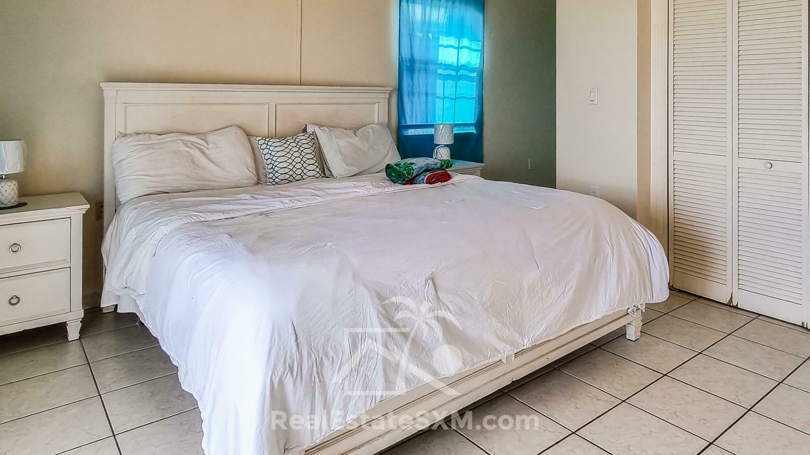 RENT Standalone Townhouse in Guana Bay, Sint Maarten. Peaceful living. Ocean view. Garage. Generator