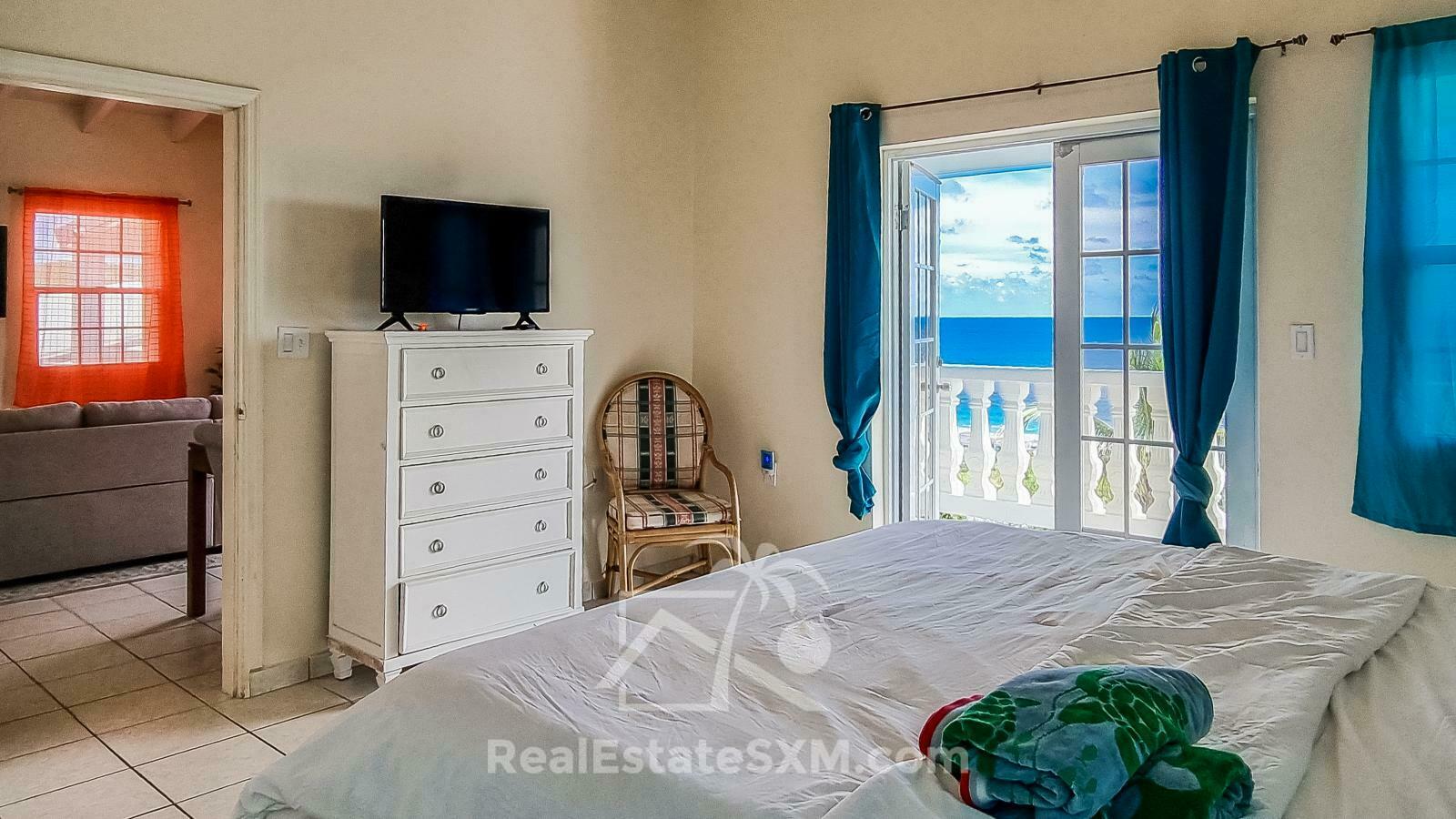 RENT Standalone Townhouse in Guana Bay, Sint Maarten. Peaceful living. Ocean view. Garage. Generator