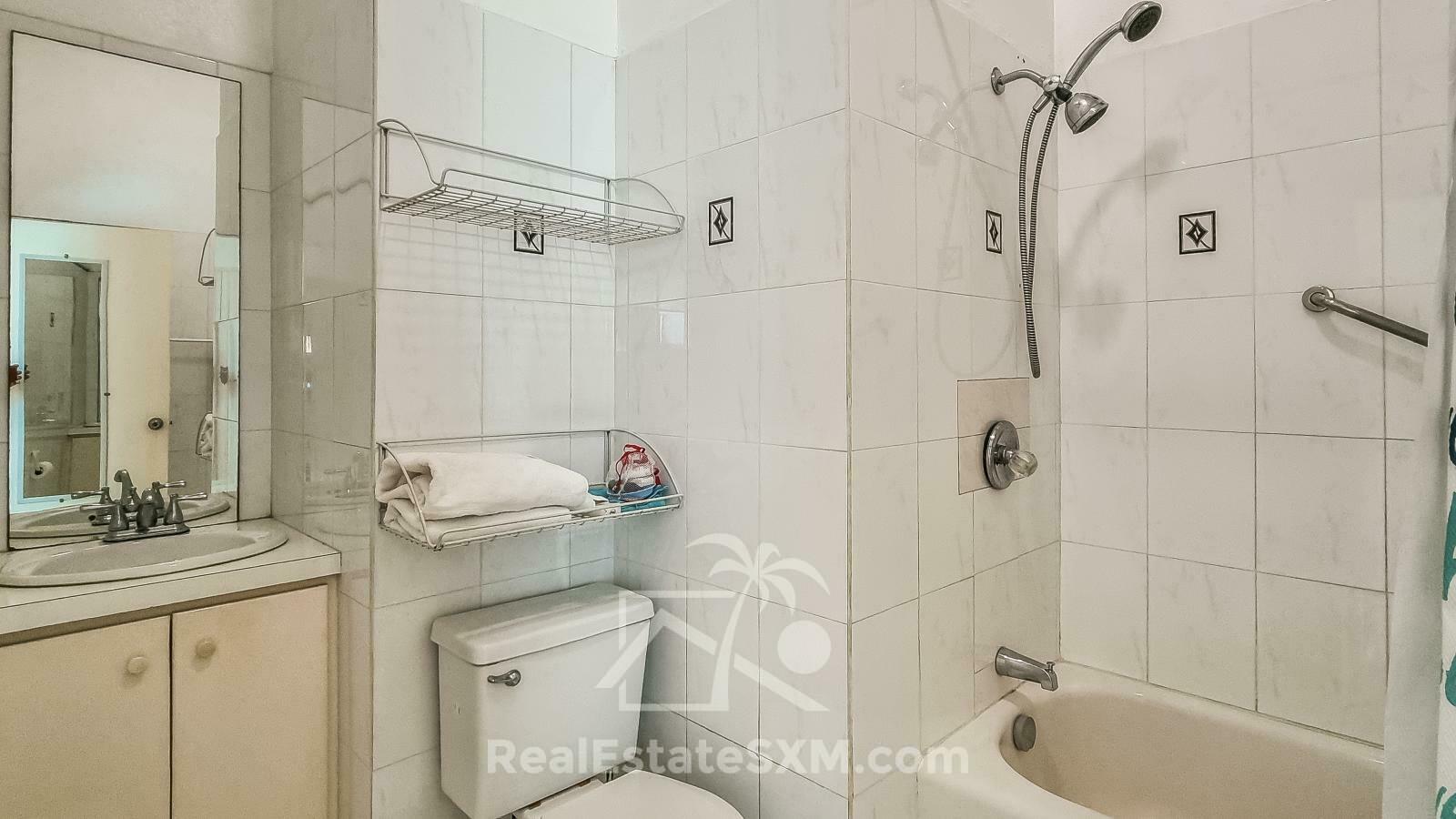 RENT Standalone Townhouse in Guana Bay, Sint Maarten. Peaceful living. Ocean view. Garage. Generator