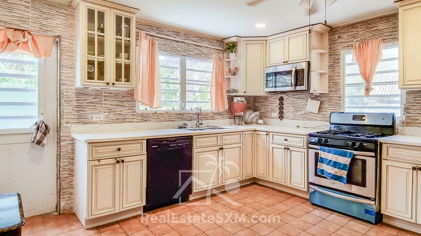 St Maarten House For Sale. Point Blanche. Flat land.  4BR + extra income 2x 1BR. Garage