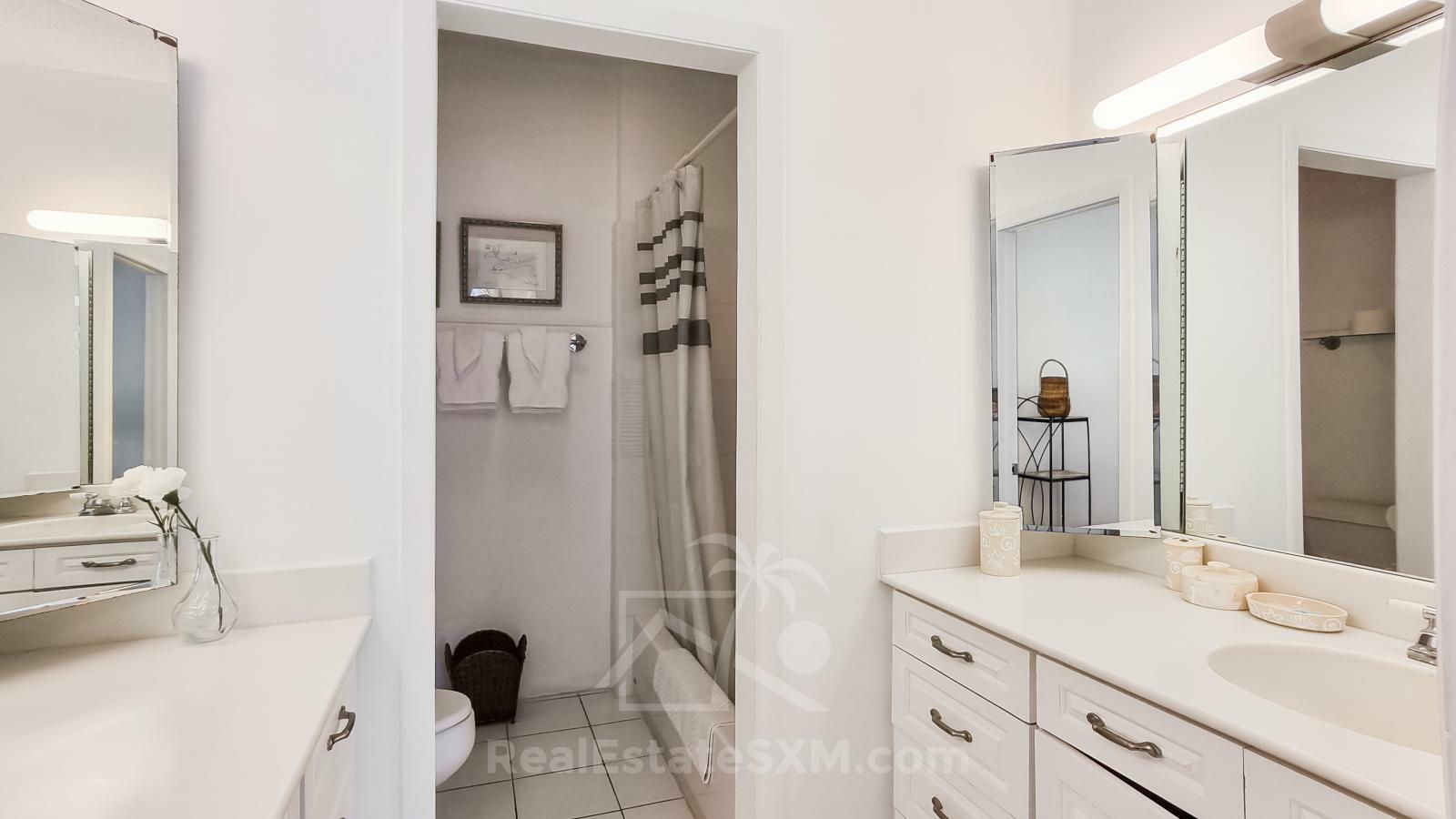 Oceanfront 3-Bedroom Condo in Cupecoy Beach Club SXM. Caribbean Sunsets! Spacious. 2-levels