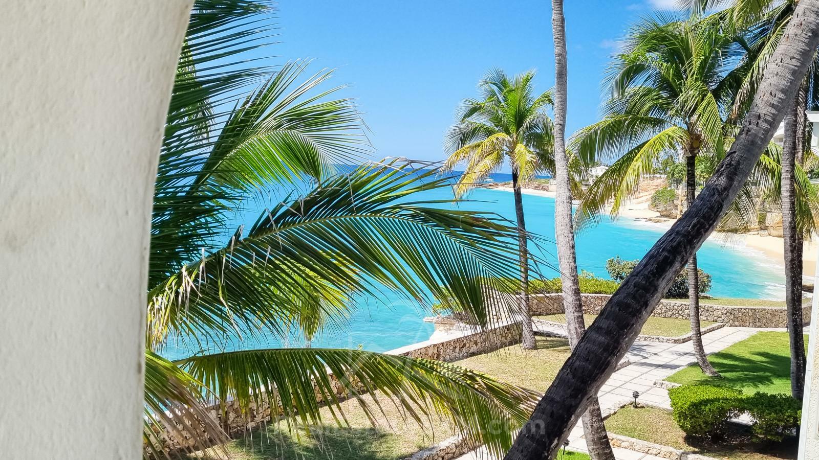 Oceanfront 3-Bedroom Condo in Cupecoy Beach Club SXM. Caribbean Sunsets! Spacious. 2-levels