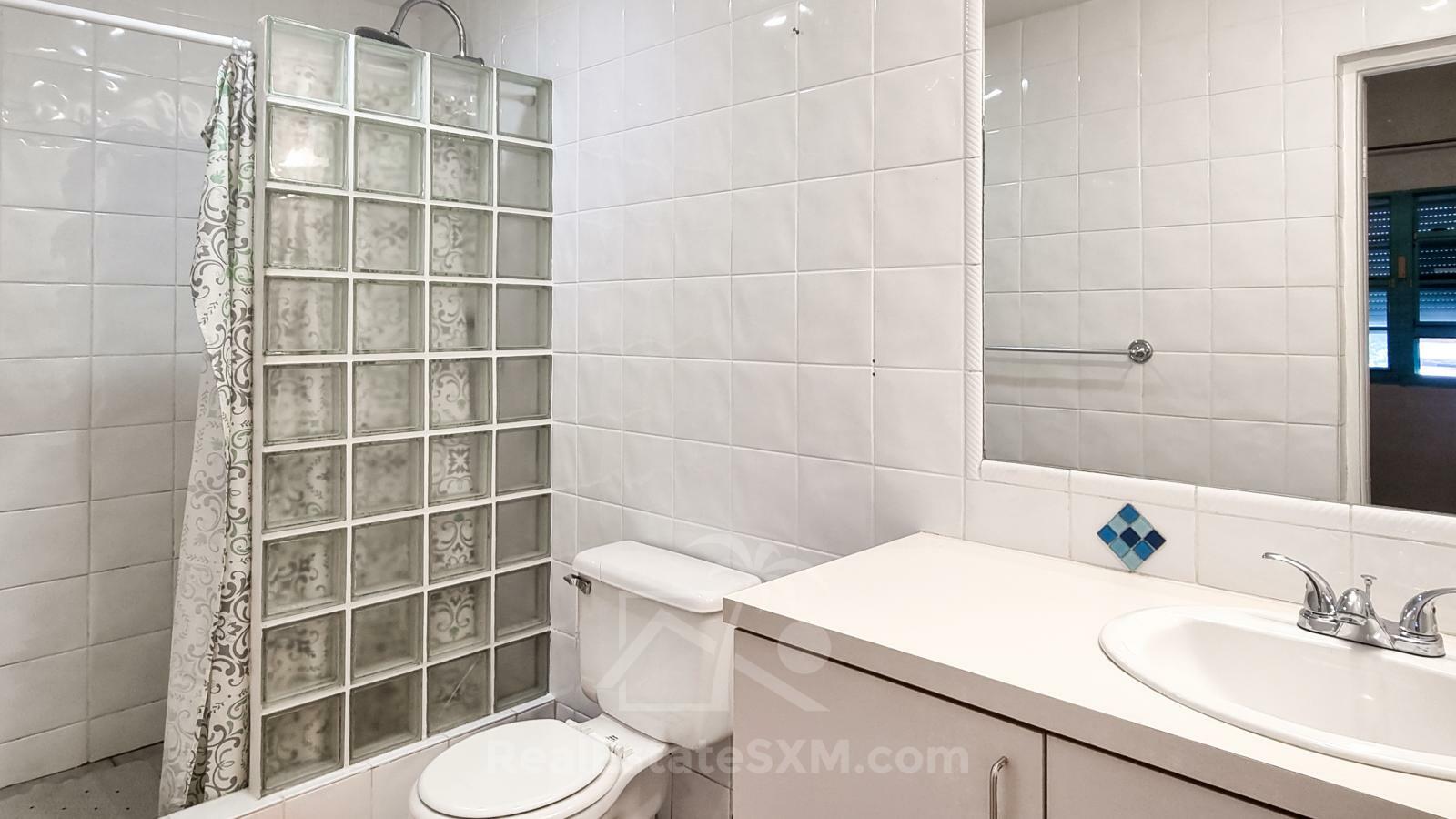 FOR RENT Corner Townhouse with Stunning Caribbean Sea Views in Pelican Key SXM. Yard. Prime location