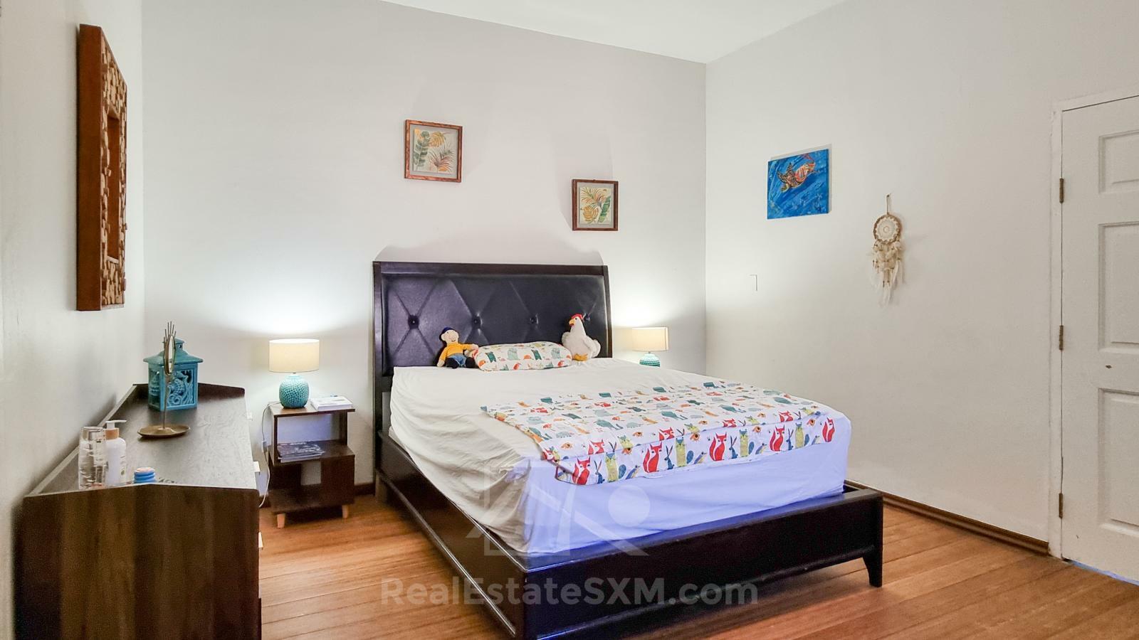 FOR RENT Corner Townhouse with Stunning Caribbean Sea Views in Pelican Key SXM. Yard. Prime location