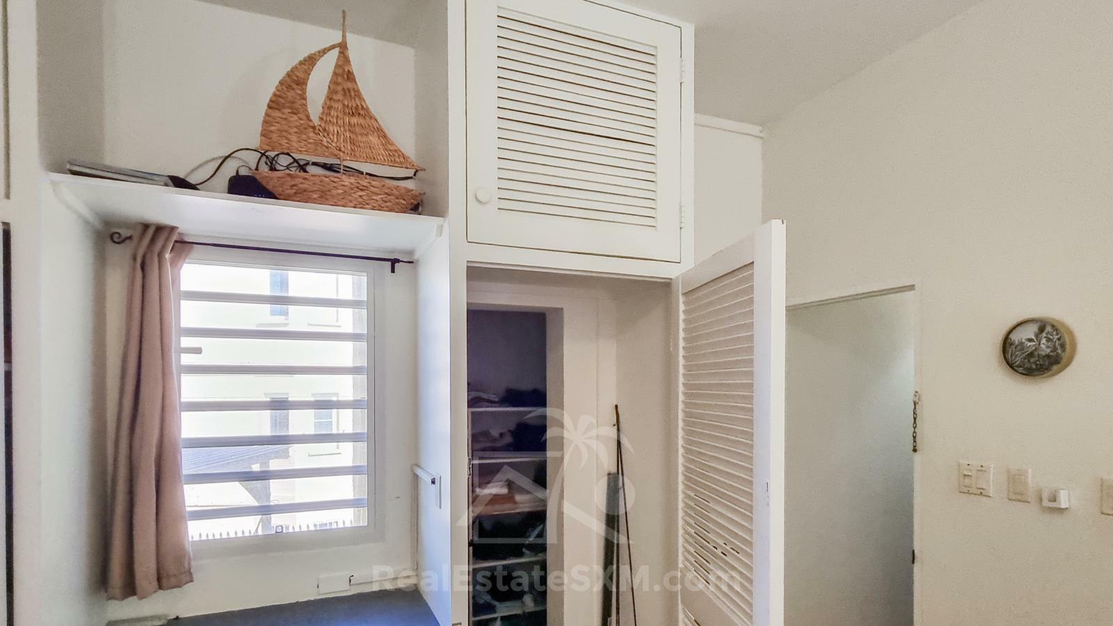 FOR RENT Corner Townhouse with Stunning Caribbean Sea Views in Pelican Key SXM. Yard. Prime location