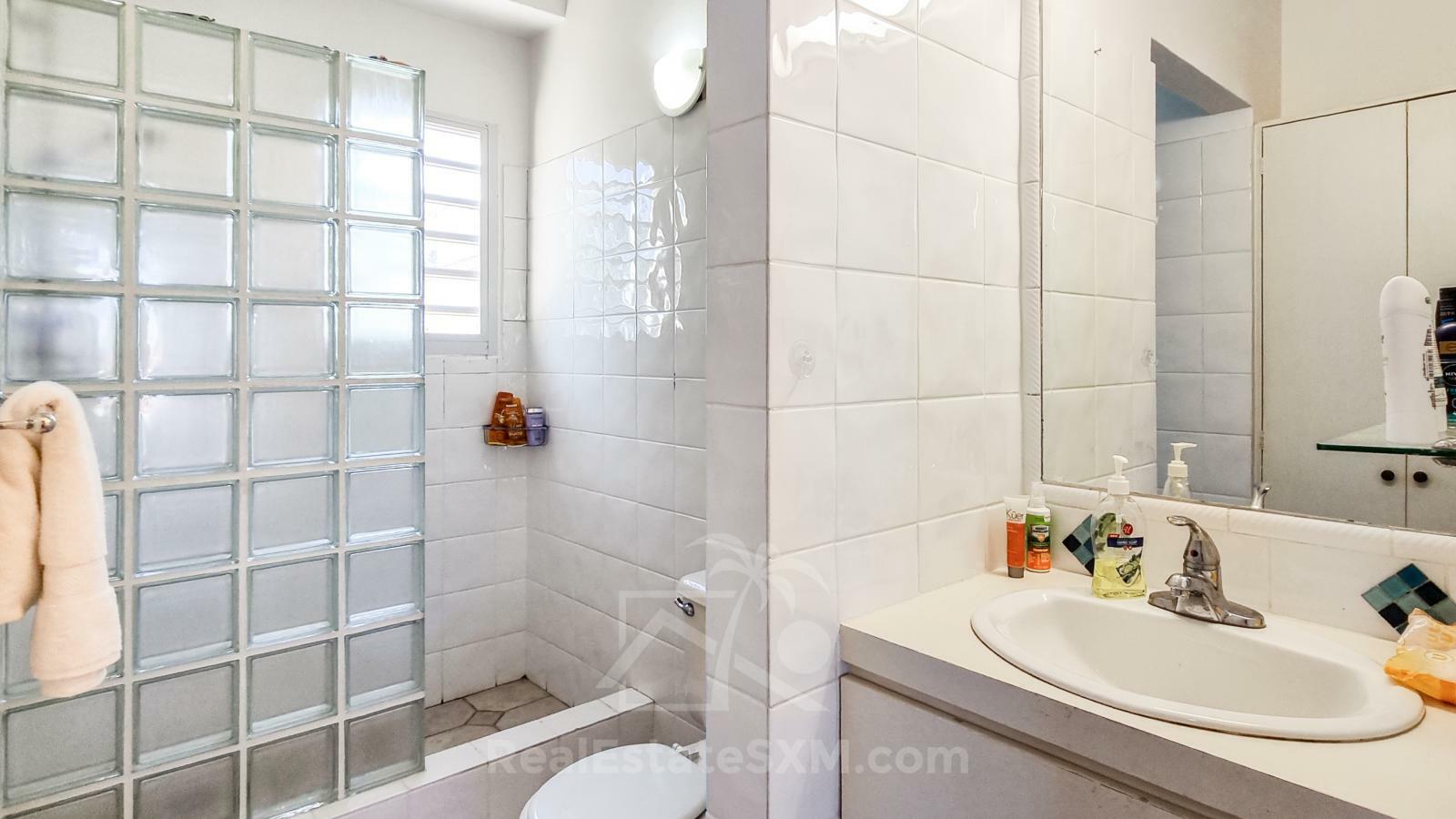 FOR RENT Corner Townhouse with Stunning Caribbean Sea Views in Pelican Key SXM. Yard. Prime location