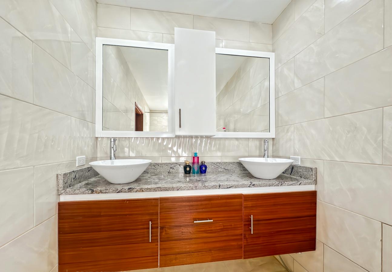 St Maarten property for sale Valley Estate, modern 3BR Townhouse with great views, move-in ready