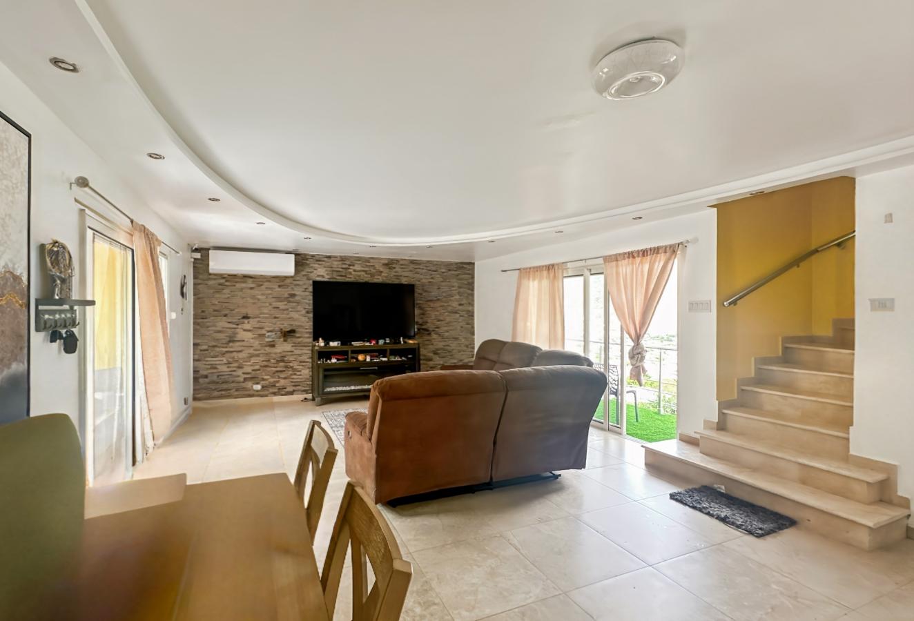 St Maarten property for sale Valley Estate, modern 3BR Townhouse with great views, move-in ready