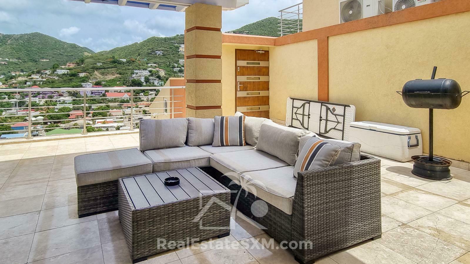 2-Bedroom Townhouse with Private Pool. Valley Estate, St. Maarten. Beautiful Views. Gated Peaceful