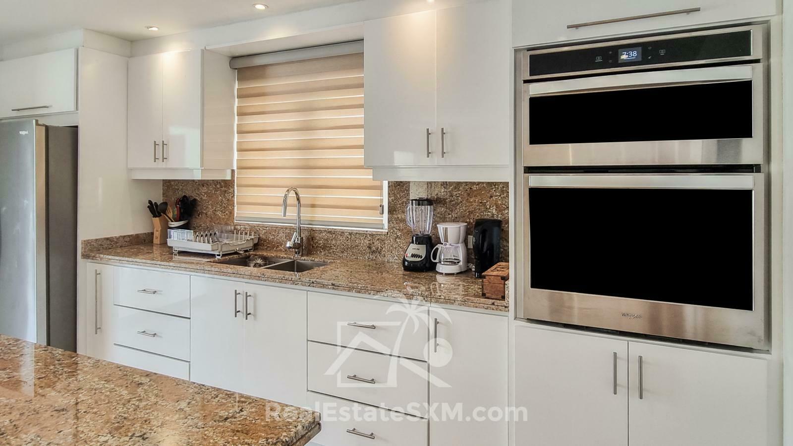 2-Bedroom Townhouse with Private Pool. Valley Estate, St. Maarten. Beautiful Views. Gated Peaceful