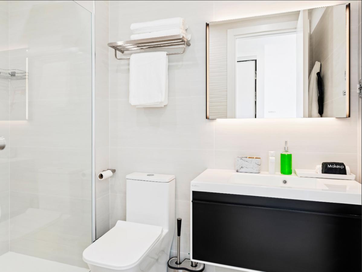 St Maarten real estate: Fourteen Mullet Bay Sub-penthouse ocean view height ceiling 19th floor B1901