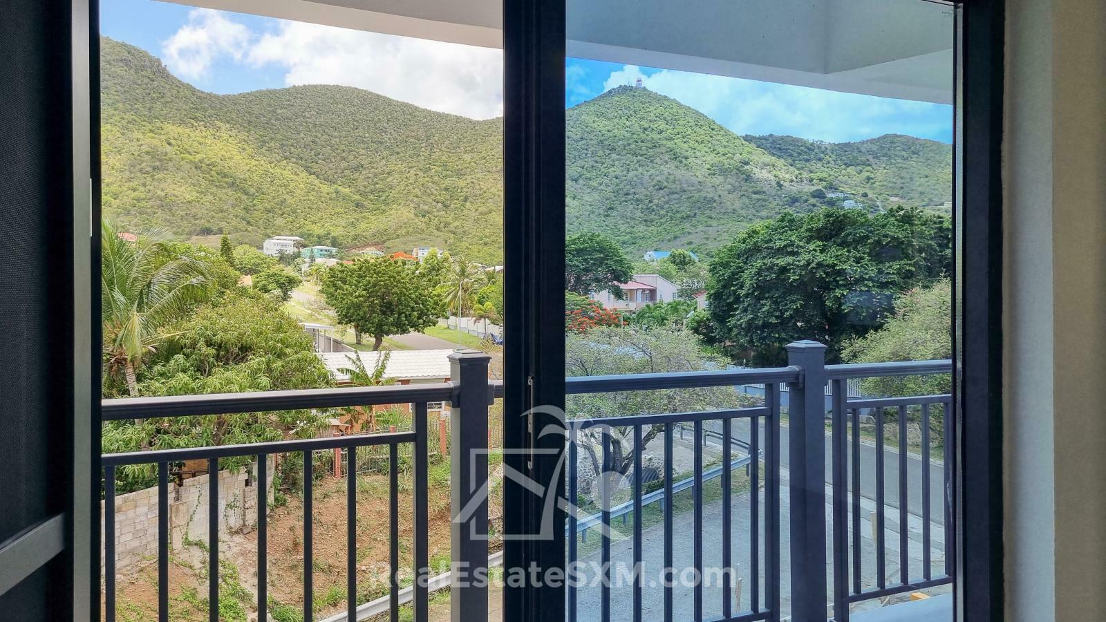 3-bedrooms condo in St Maarten, St John's. Brand new. Modern. Two levels. High ceilings