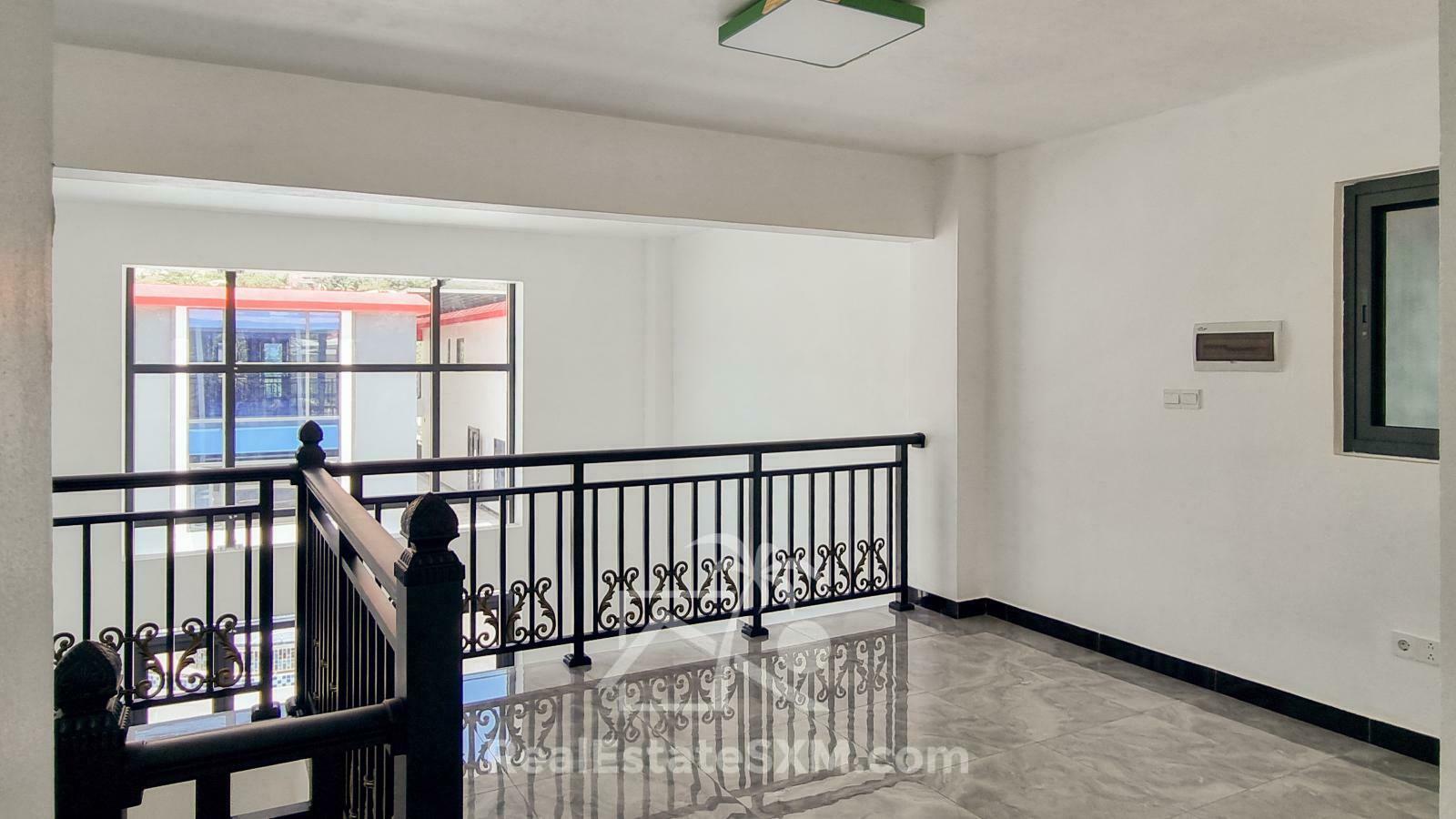 3-bedrooms condo in St Maarten, St John's. Brand new. Modern. Two levels. High ceilings