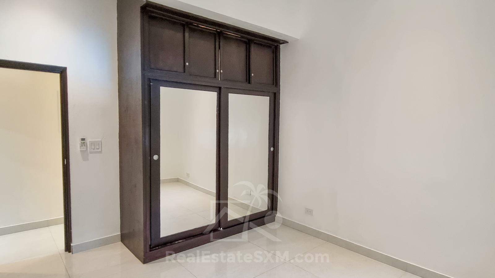 Cozy & luxury, hidden gem in the heart of Cole Bay 2-BR apartment. Swimming Pool. Gym. Renovated