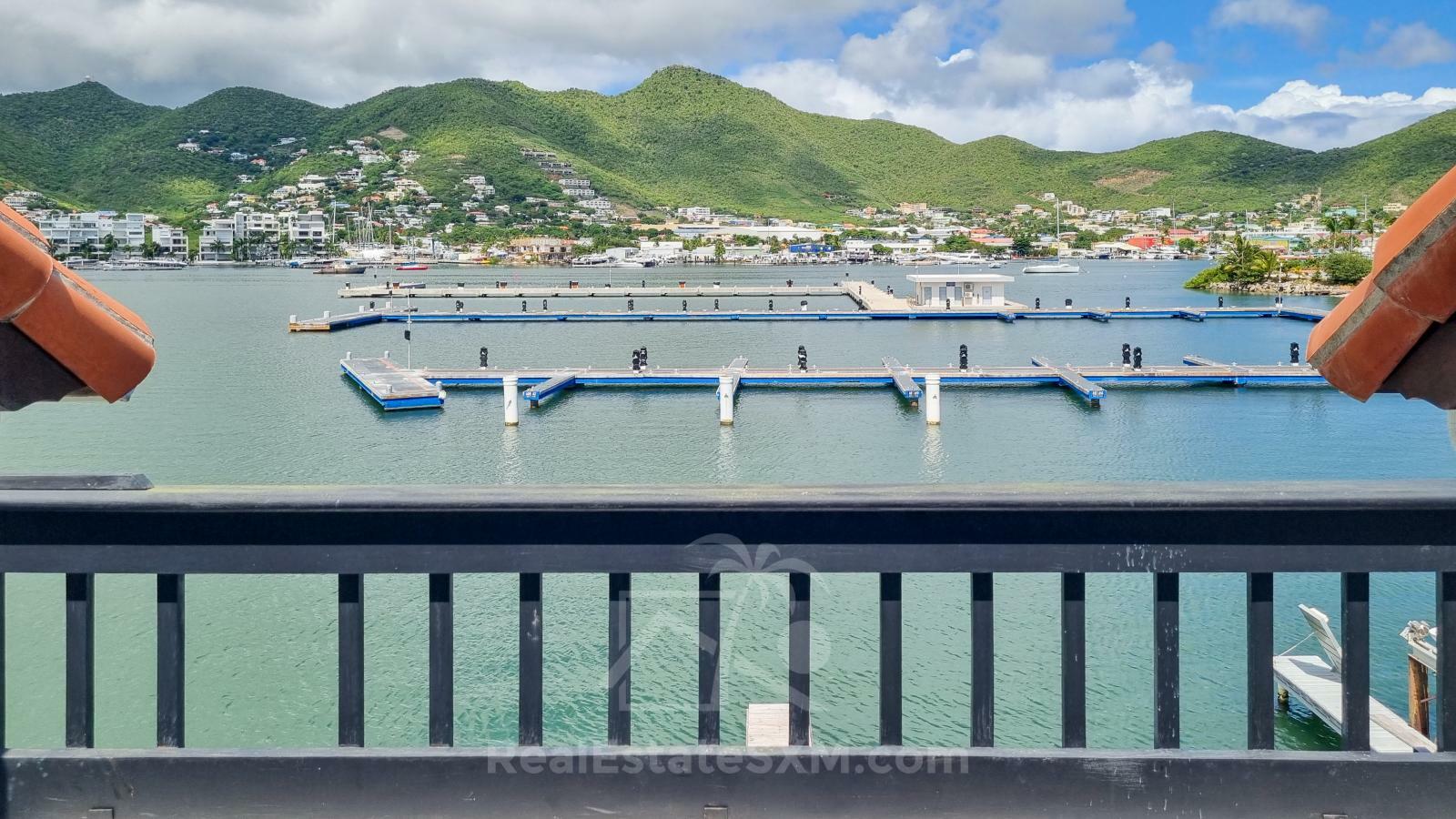 Property for sale St Maarten Simpson Bay Yacht Club: Luxury Waterfront 3BR with Boat Dock