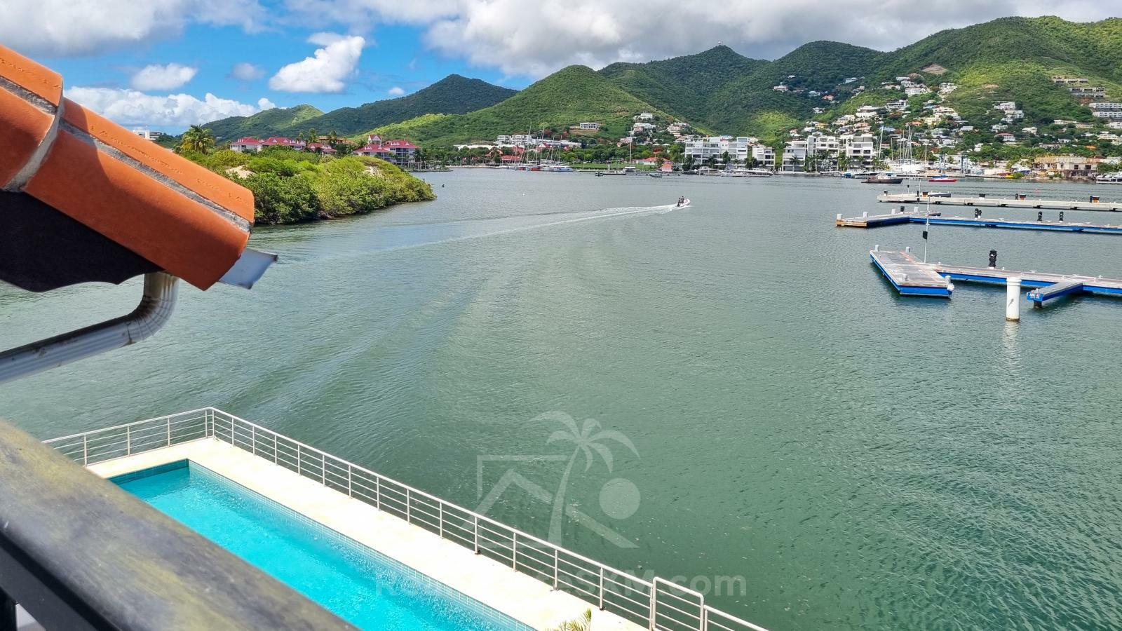 Property for sale St Maarten Simpson Bay Yacht Club: Luxury Waterfront 3BR with Boat Dock