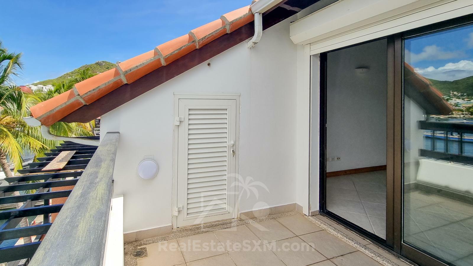 Property for sale St Maarten Simpson Bay Yacht Club: Luxury Waterfront 3BR with Boat Dock