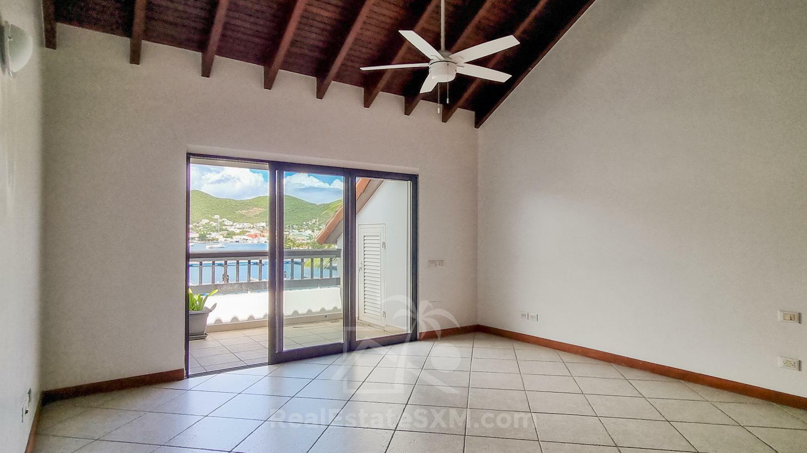 Property for sale St Maarten Simpson Bay Yacht Club: Luxury Waterfront 3BR with Boat Dock