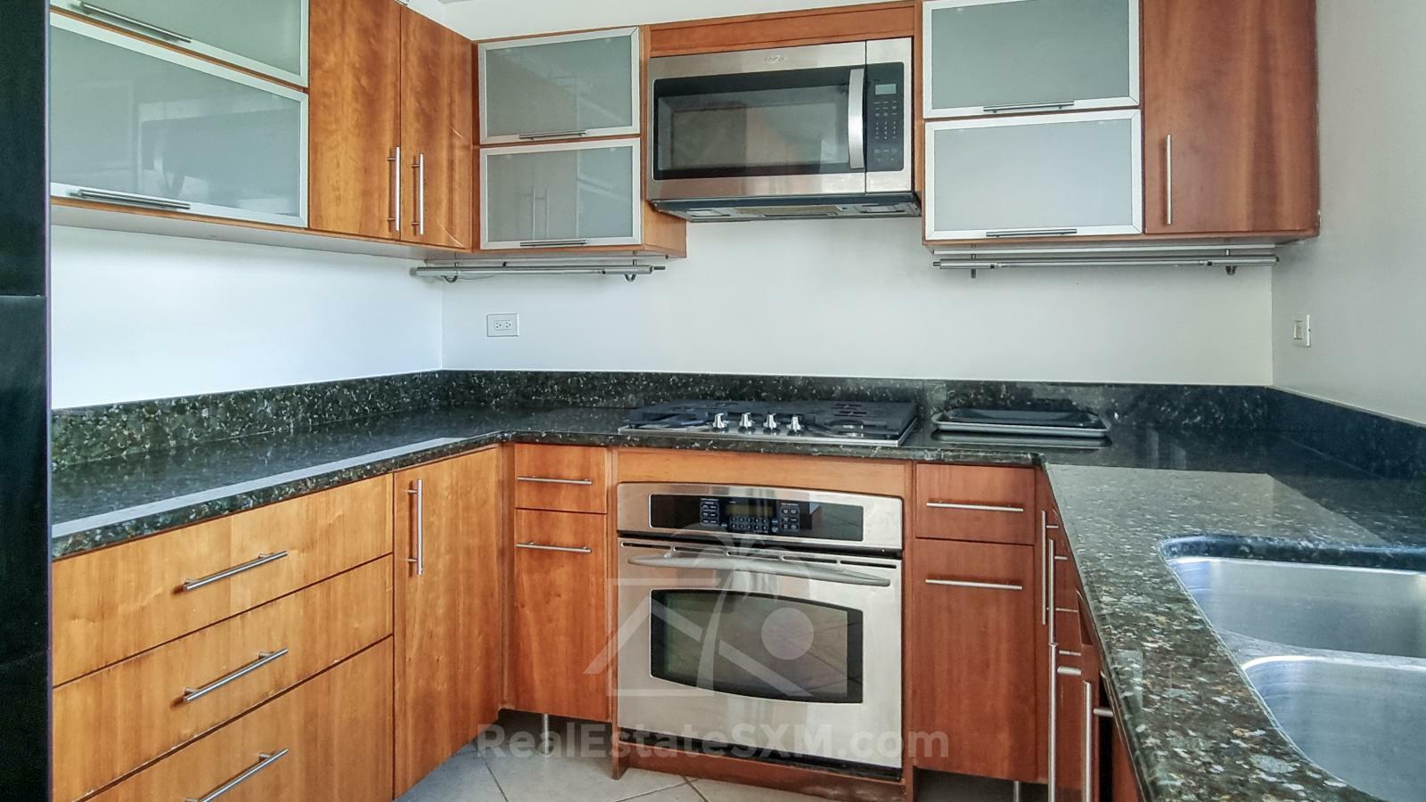 Property for sale St Maarten Simpson Bay Yacht Club: Luxury Waterfront 3BR with Boat Dock