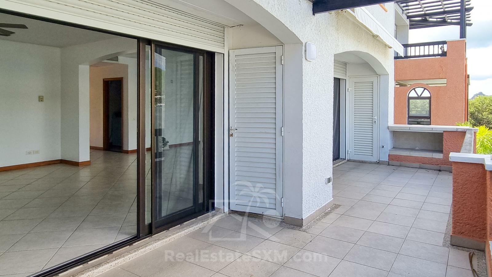 Property for sale St Maarten Simpson Bay Yacht Club: Luxury Waterfront 3BR with Boat Dock