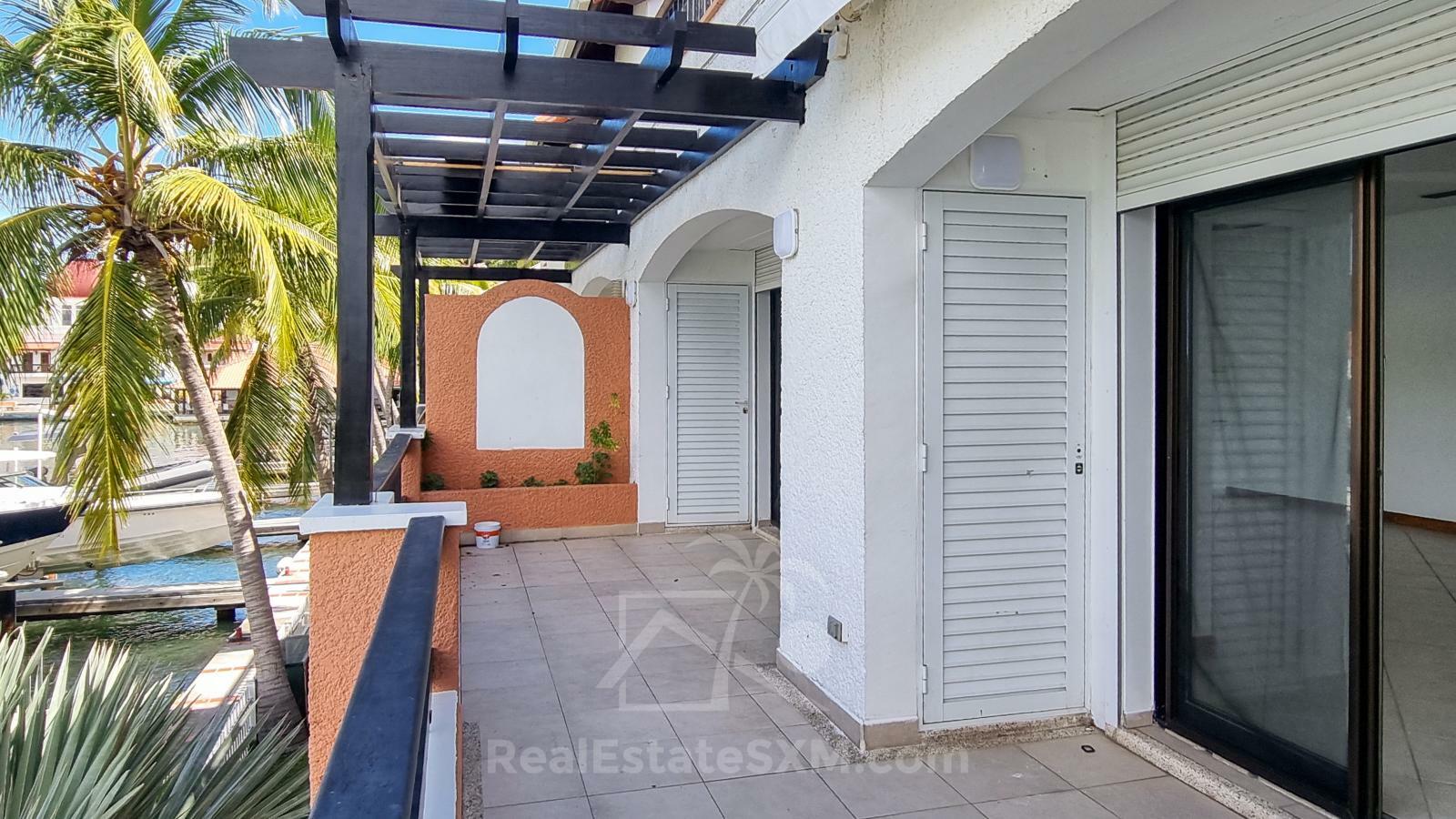 Property for sale St Maarten Simpson Bay Yacht Club: Luxury Waterfront 3BR with Boat Dock