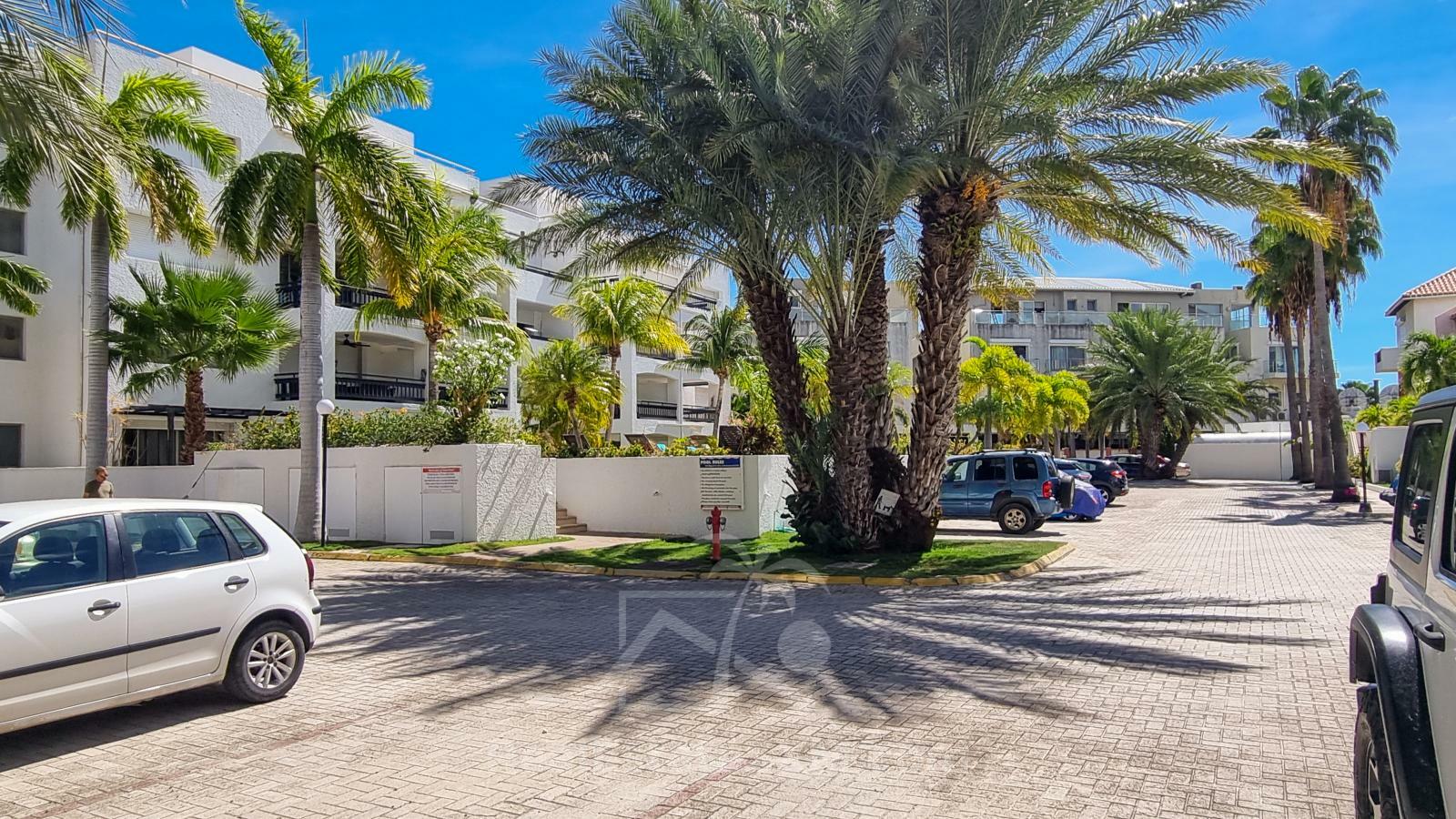 Property for sale St Maarten Simpson Bay Yacht Club: Luxury Waterfront 3BR with Boat Dock