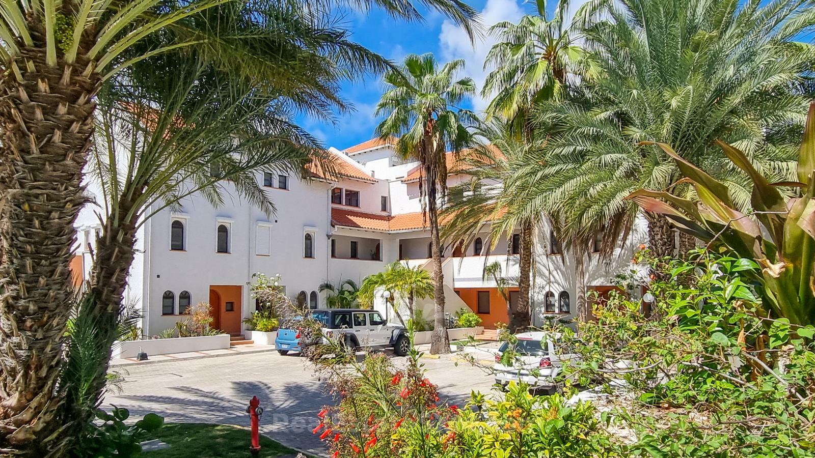 Property for sale St Maarten Simpson Bay Yacht Club: Luxury Waterfront 3BR with Boat Dock