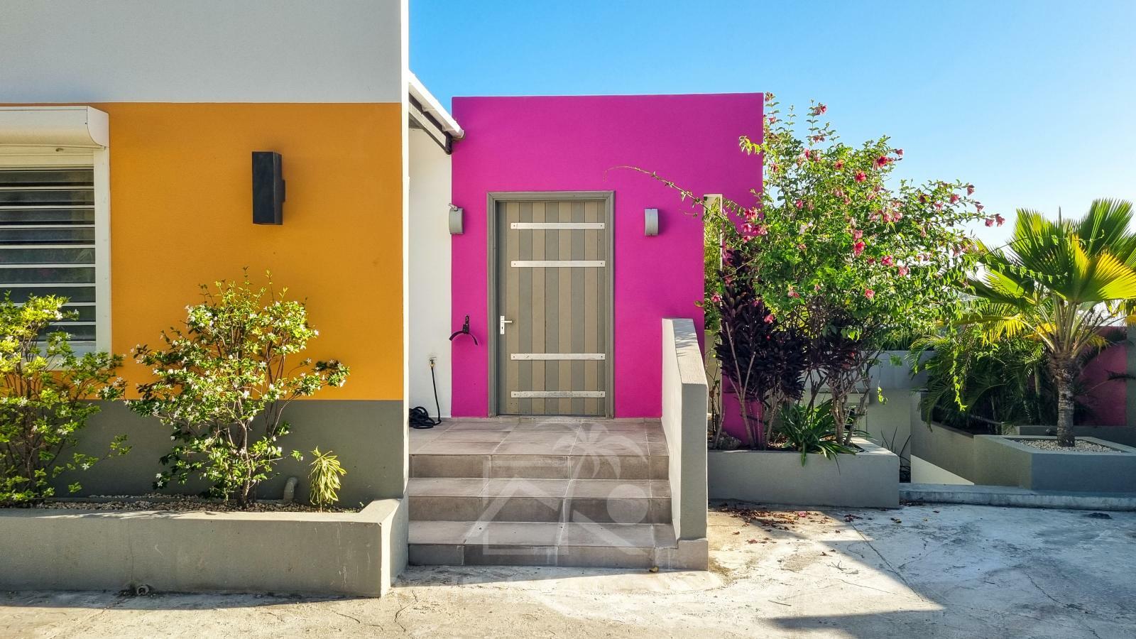 Point Blanche Penthouse for rent: stunning 3bed/2bath with huge sundeck and amazing ocean views