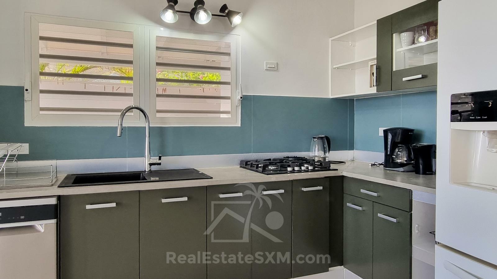 Point Blanche Penthouse for rent: stunning 3bed/2bath with huge sundeck and amazing ocean views