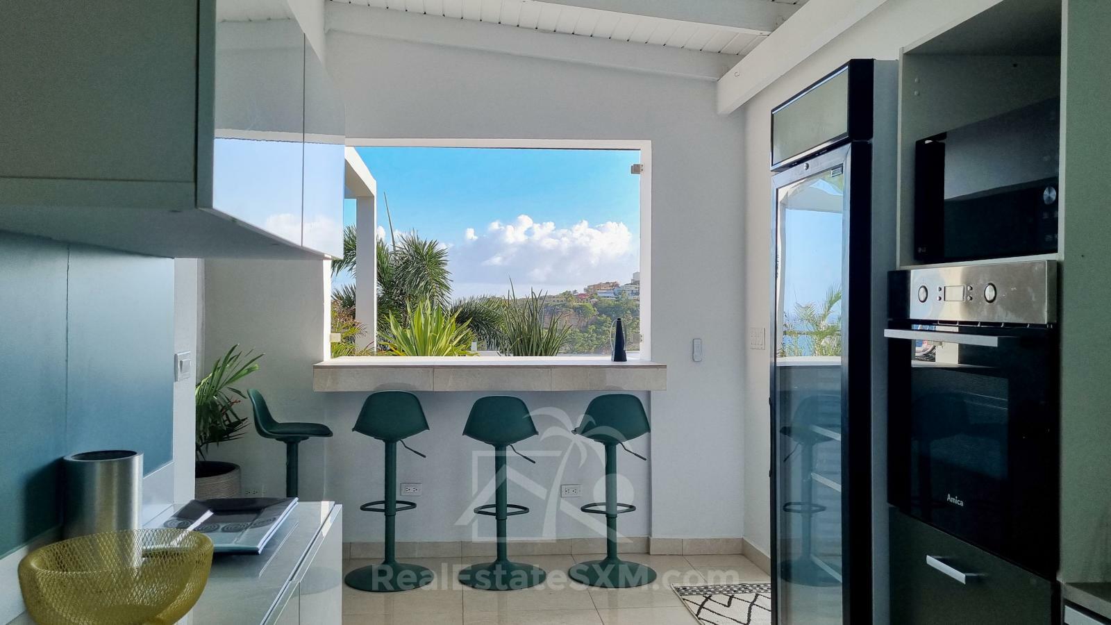 Point Blanche Penthouse for rent: stunning 3bed/2bath with huge sundeck and amazing ocean views