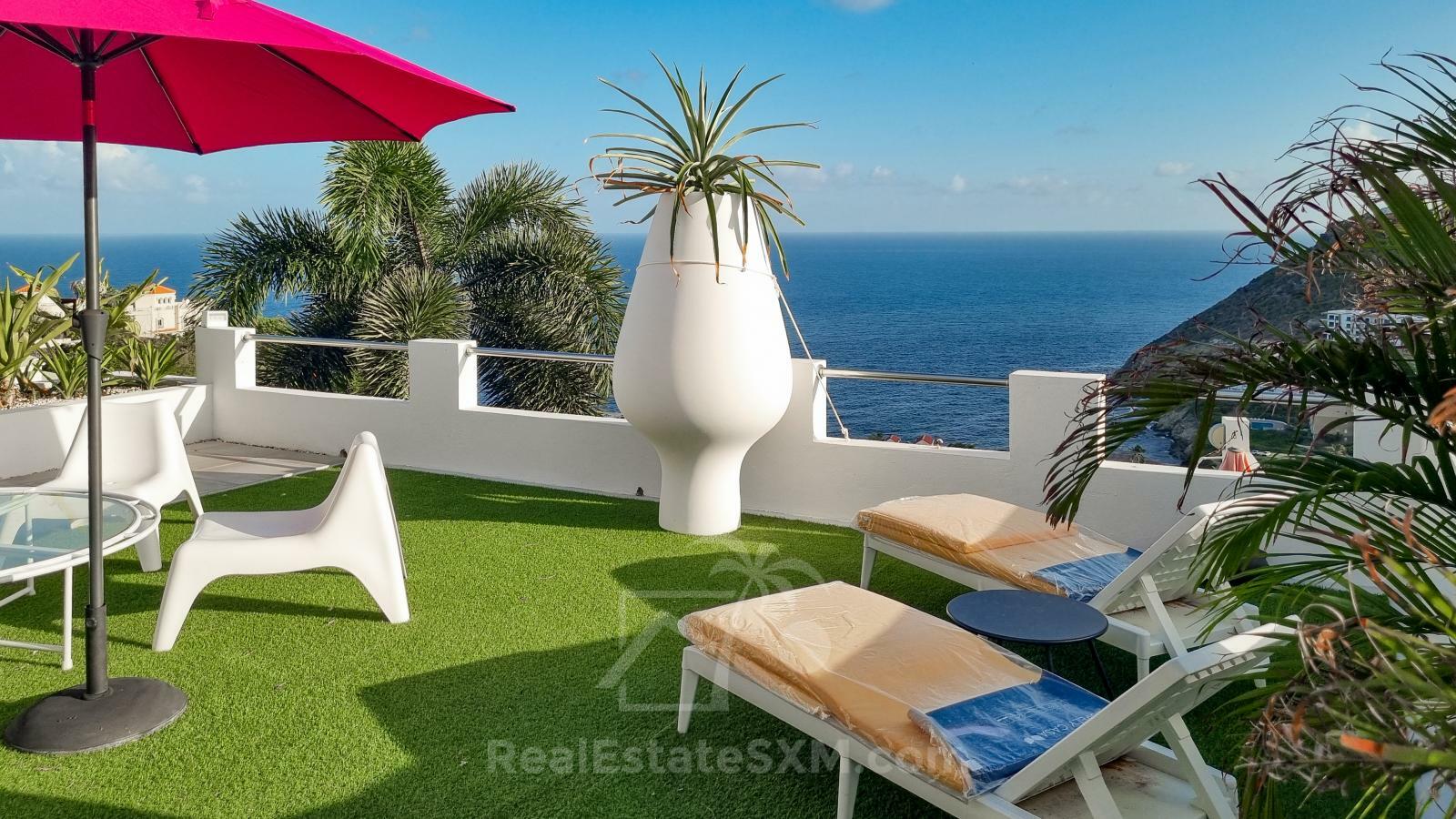 Point Blanche Penthouse for rent: stunning 3bed/2bath with huge sundeck and amazing ocean views