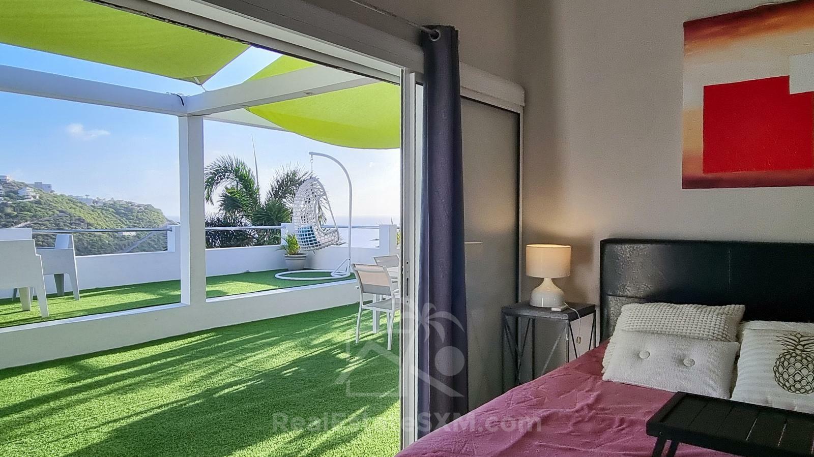 Point Blanche Penthouse for rent: stunning 3bed/2bath with huge sundeck and amazing ocean views