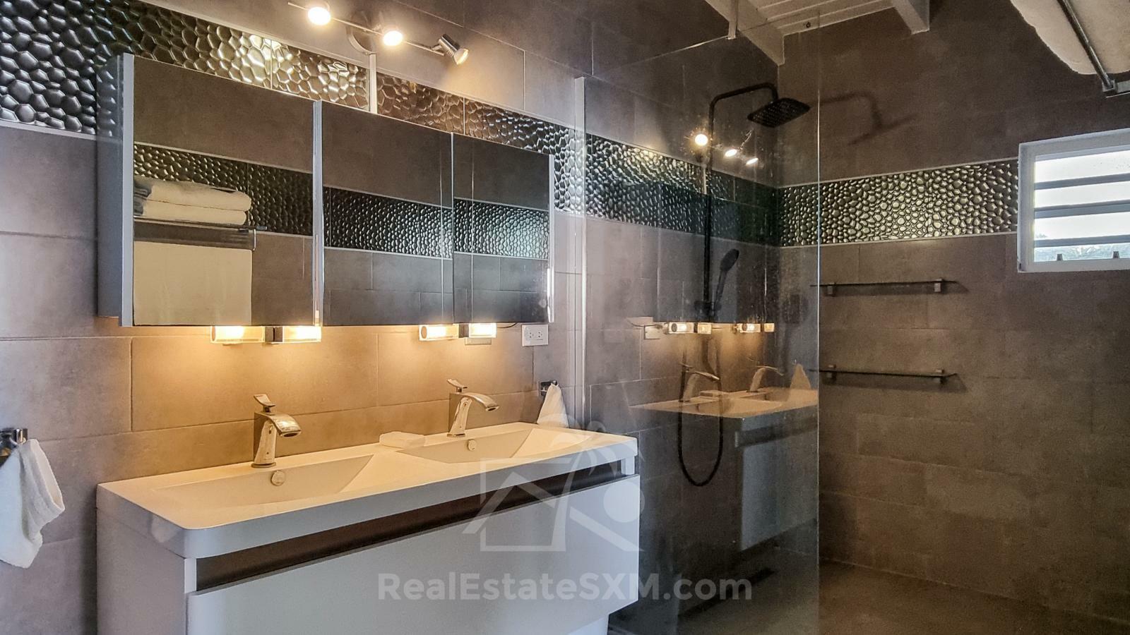 Point Blanche Penthouse for rent: stunning 3bed/2bath with huge sundeck and amazing ocean views