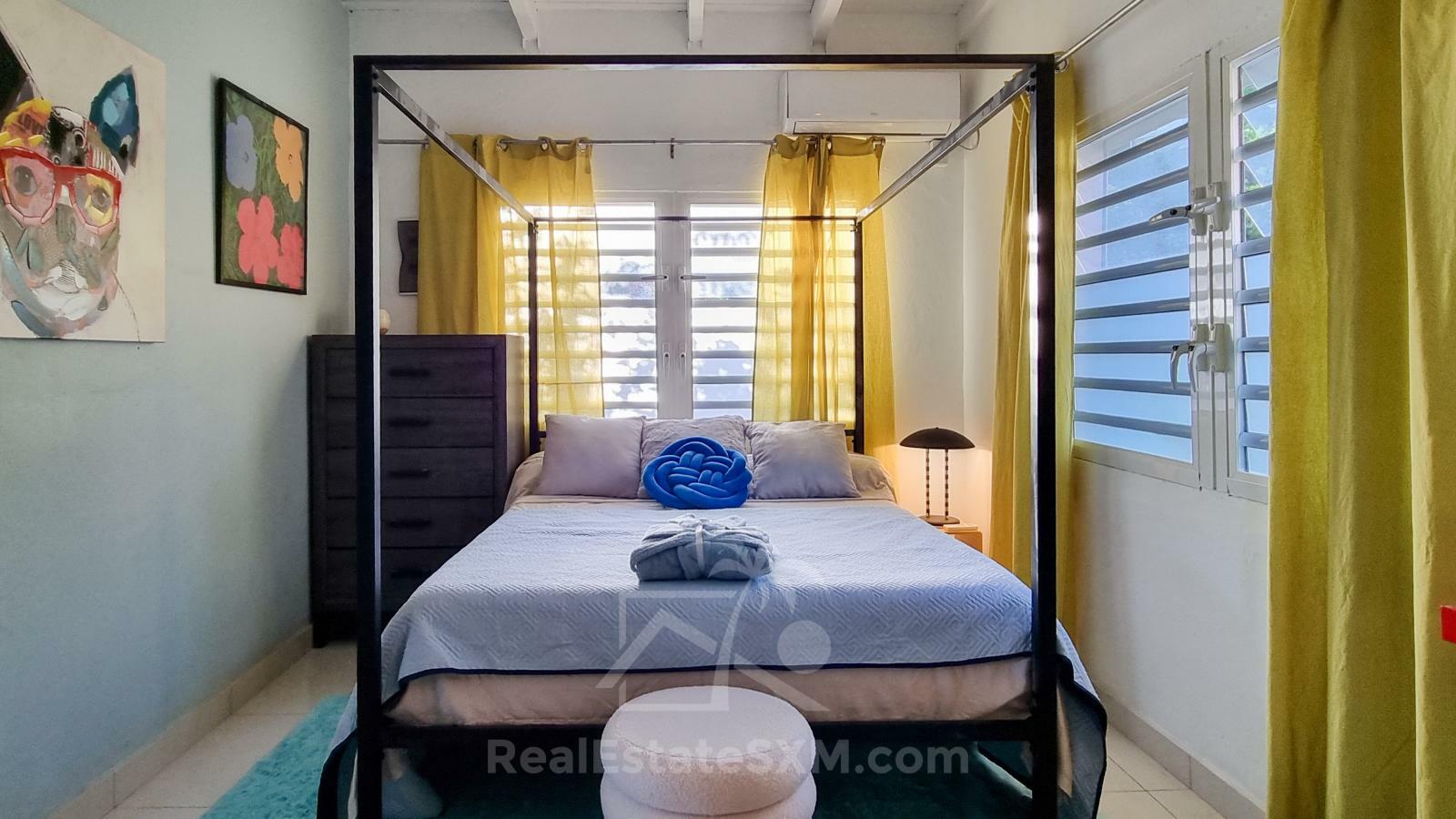 Point Blanche Penthouse for rent: stunning 3bed/2bath with huge sundeck and amazing ocean views