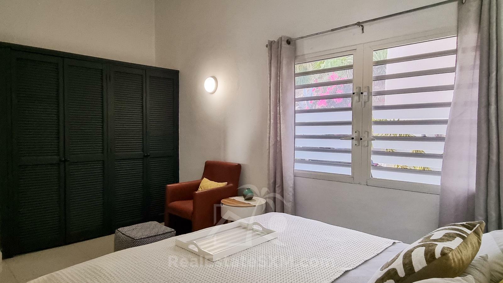 Point Blanche Penthouse for rent: stunning 3bed/2bath with huge sundeck and amazing ocean views