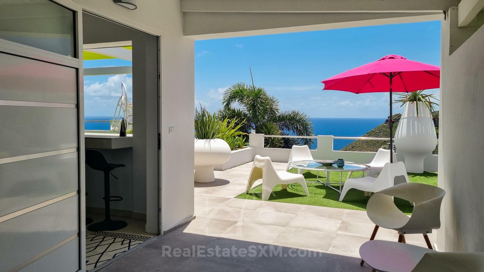Point Blanche Penthouse for rent: stunning 3bed/2bath with huge sundeck and amazing ocean views