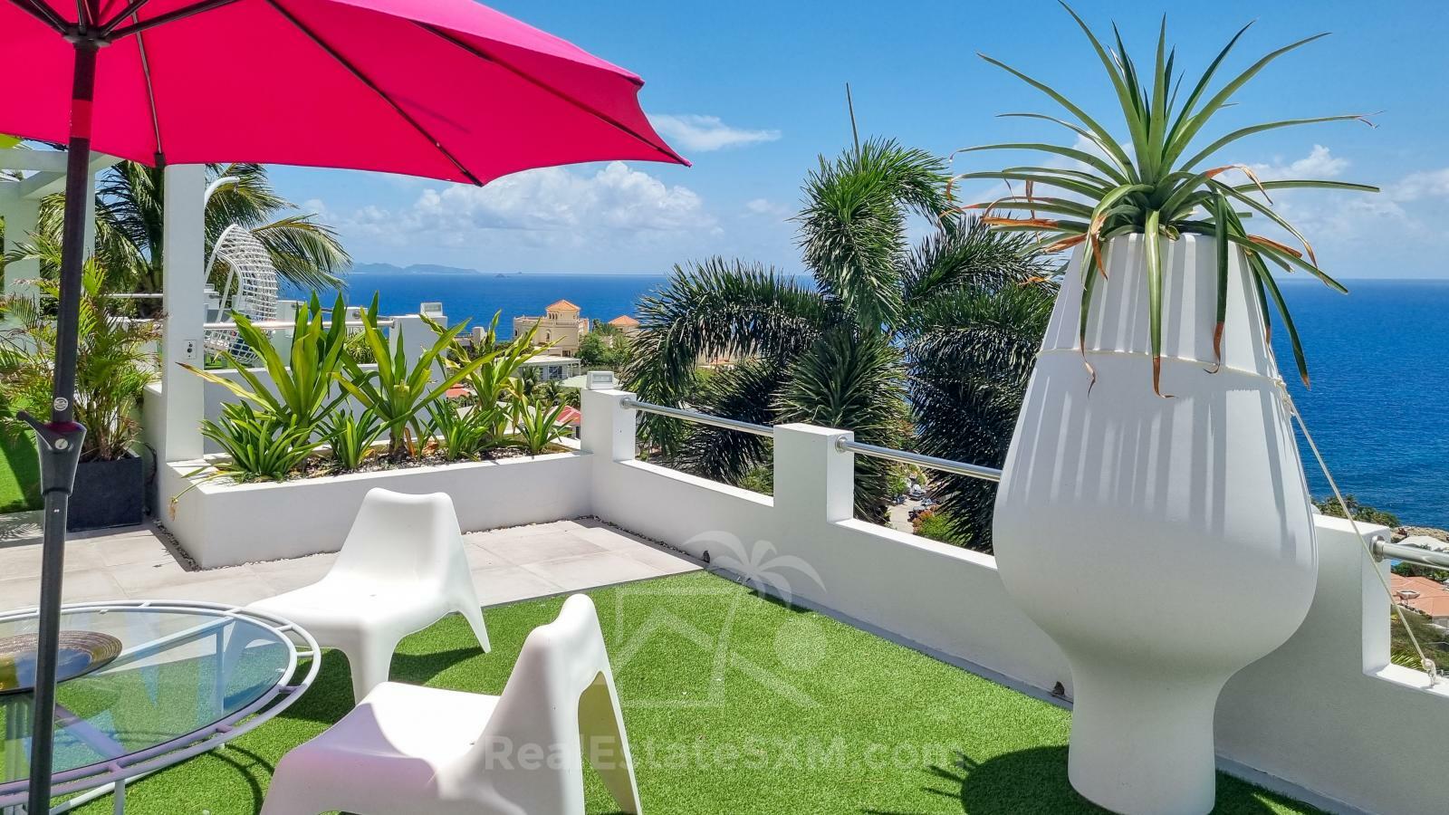 Point Blanche Penthouse for rent: stunning 3bed/2bath with huge sundeck and amazing ocean views