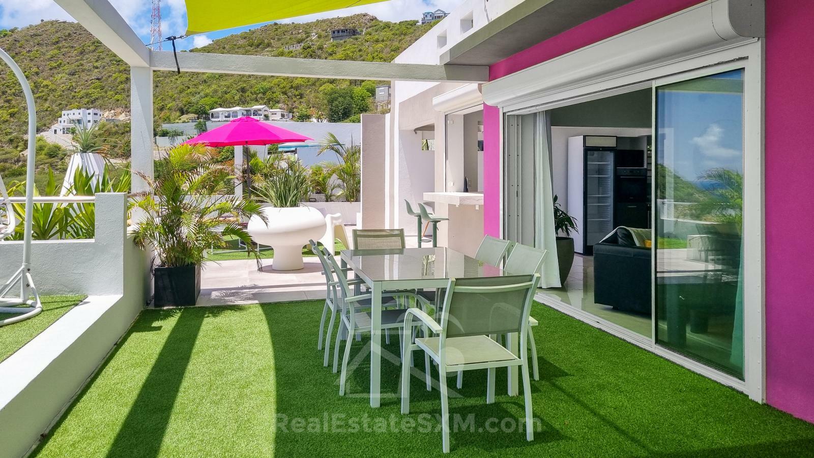 Point Blanche Penthouse for rent: stunning 3bed/2bath with huge sundeck and amazing ocean views